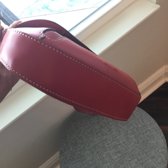 D&B Red Crossbody 100% Leather - Picture 4 of 10